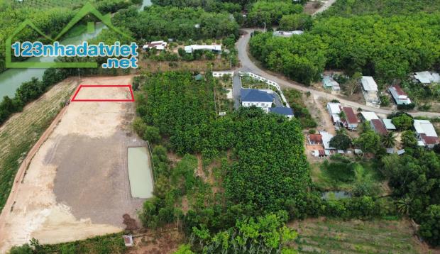 🔥Duy nhất 1 lô đất ven sông 5x36=180m2 thổ cư SHR tiềm năng tăng gía cao TT KCN Dầu