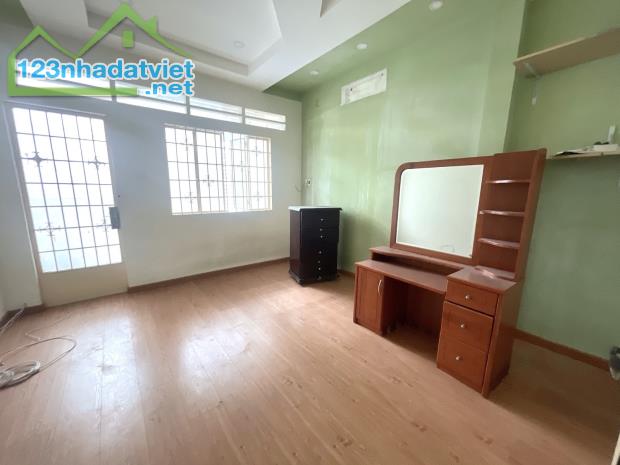 HXH GIÁ TÓT TT QUẬN 3, SỔ ĐẸP NỞ HẬU - NHÀ ĐÚC BTCT VỮNG CHẮC 42M² (4x10) - 3