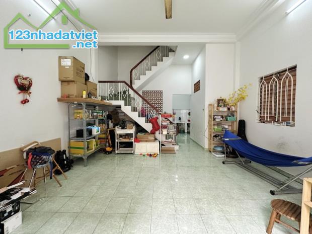 Nhà Bán 60m2 , hẻm 347 / Huỳnh Văn Bánh , PHÚ NHUẬN , ngang 5m , 3 tầng btct giá 6 tỷ 650 - 4