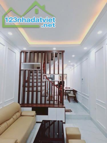 BÁ. N  NHÀ PHỐ  NGỌC THUỴ 41 m2 .Giá 5.75tỷ  lh. 0979353552  @ NHÀ ĐẸP DÂN XÂY CHẮC CHẮN - - 1