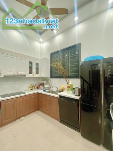 Bán nhà 2 thoáng Kim Ngưu – Hai Bà Trưng 38m2x 4 tầng, mt 4.5m nội thất xịn