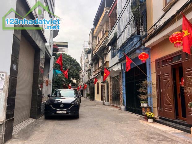 Bán nhà: Ngọc hồi, cách BX Nước Ngầm 1km, 65m2, 6 tầng, thang máy. hơn 7 tỷ