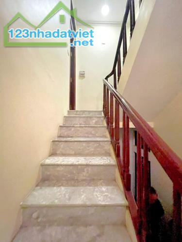 TÔI BÁN NHÀ. PHỐ CHÙA HÀ. Q, CẦU GIẤY. 60 m2.  Ô TÔ ĐỖ CỬA. 2 THOÁNG TRƯỚC SAU. Giá 19 tỷ - 3