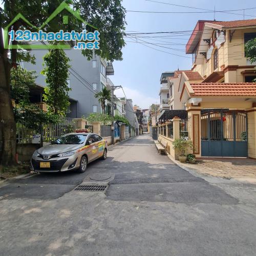 ✨ Bán Gấp Nhà 4 Tầng và Tặng Sổ Đỏ 50m2 Đất - Trâu Quỳ, Gia Lâm, Hà Nội ✨ Lh 0989894845 - 2