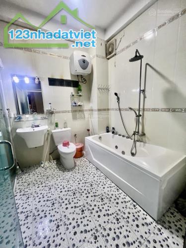 Nhà 4 tầng, 130m2, ngay Nguyễn Duy Trinh, ngang hiếm 7m, nhỉnh 8 tỷ - 2