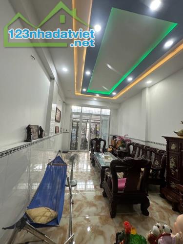 Bán nhà Bình Tân - Giáp Q.6 - Đường Tỉnh Lộ 10, Xe tải thông - 80m2 - 4 tầng mới đẹp - - 2