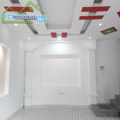 Ô TÔ ĐỖ TẬN CỬA - NHÀ MỚI CỰC HIẾM TẠI LA KHÊ, RỘNG 32M2 GIÁ CHỈ NHỈNH 6 TỶ - 2