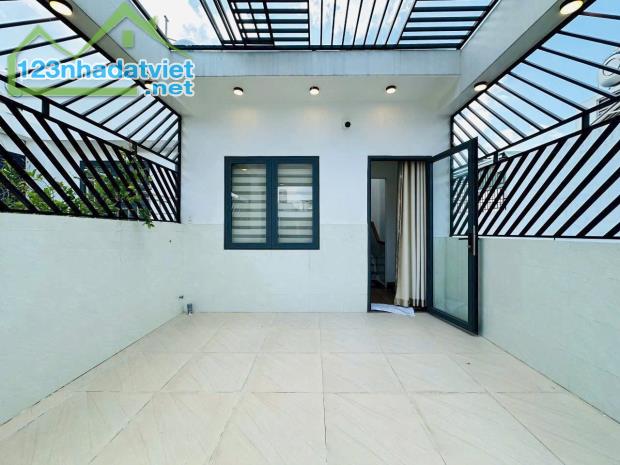 Bán nhà Bình Thạnh ! HXH sát mặt tiền Nguyễn Xí, 5 tầng 6PN Master, giá chỉ 8.1 tỷ TL
