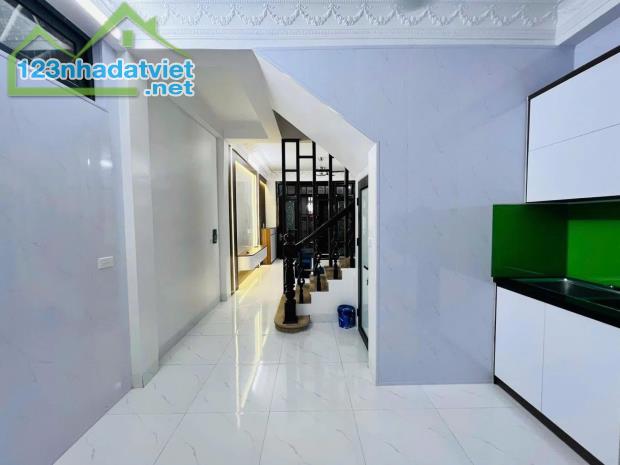 HÀNG KỊCH ĐỘC! - TRUNG TÂM ĐỐNG ĐA - 37m2x5T - MẶT TIỀN 4M - FULL NỘI THẤT - 2