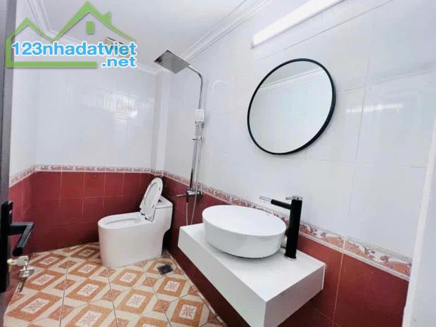 HÀNG KỊCH ĐỘC! - TRUNG TÂM ĐỐNG ĐA - 37m2x5T - MẶT TIỀN 4M - FULL NỘI THẤT