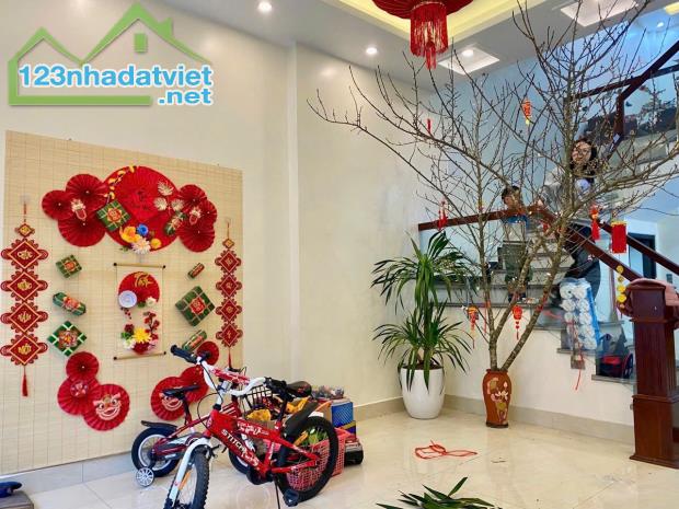 Em cần bán căn nhà góc 3,5 tầng Trung tâm phường Phạm Ngũ Lão TpHải Dương - 2