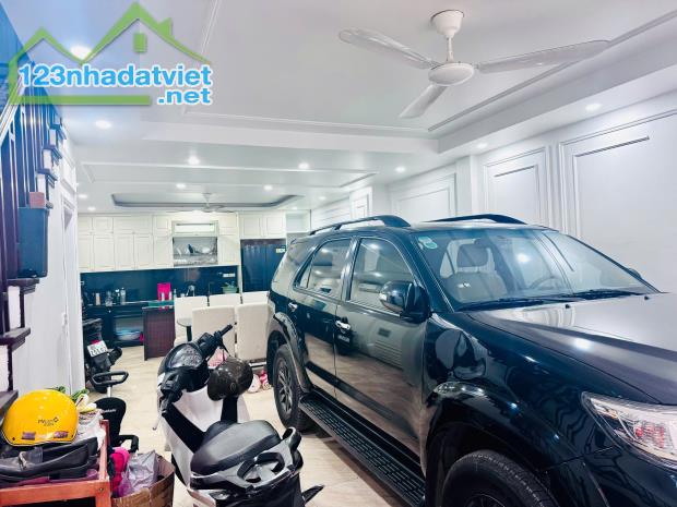 Cần tiền bán gấp nhà MP Tứ Liên 80m2 5 tầng nhỉnh 18 tỷ - Đường 2 ô tô tránh hiếm có. - 1