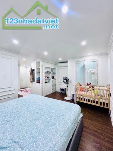 Cần tiền bán gấp nhà MP Tứ Liên 80m2 5 tầng nhỉnh 18 tỷ - Đường 2 ô tô tránh hiếm có. - 3