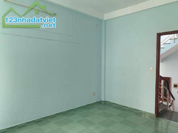 Bán nhà hxh đường ĐHT 06 Q12 90m2 3 tầng giá chỉ 5 tỷ 9 TL - 2