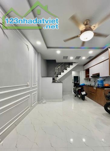 NHÀ ĐẸP TRUNG TÂM Q3, CMT8 - CHỢ HOÀ HƯNG - TÔ HIẾN THÀNH 40M² 3PN KHÉP KÍN - 5