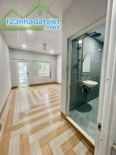 NHÀ ĐẸP TRUNG TÂM Q3, CMT8 - CHỢ HOÀ HƯNG - TÔ HIẾN THÀNH 40M² 3PN KHÉP KÍN - 2