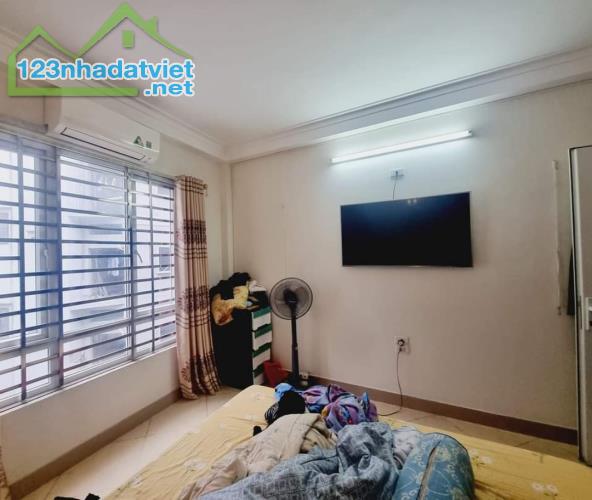 BÁN NHÀ NGÕ HOÀNG QUỐC VIỆT – 45M² – 5 TẦNG – HAI THOÁNG – GẦN Ô TÔ – 10 TỶ - 1