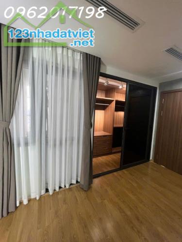 Cho thuê căn duplex 2601 tòa vip Petrowaco 97 - 99 Láng Hạ tặng nội thất sang trọng 5* - 2