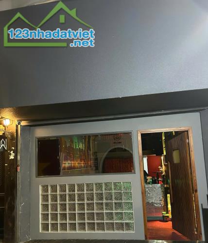 CHO THUÊ LẦU 1 HOẶC LẦU 2 KINH DOANH ĐƯỜNG TÔN THẤT TÙNG - QUẬN 1 - TP HỒ CHÍ MINH