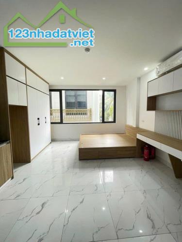 Bán Tòa CCMN ngõ phố Tạ Quang Bửu DT 110mx5T. 15p khép kín cho thuê 100tr/1 tháng - 2