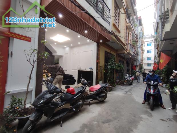 Nhà Đẹp 5 Tầng Thang Máy, Ô Tô Full Nội Thất Tại Quang Trung Hà Đông Về Ở Luôn