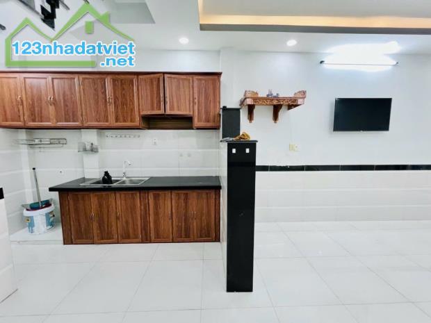 BÁN NHÀ - GẦN QUANG TRUNG GV & CHỢ PHẠM VĂN BẠCH - DT 34M² - 2 TẦNG CHỈ HƠN 3 TỶ, - 1