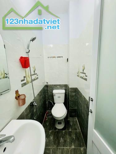 BÁN NHÀ - GẦN QUANG TRUNG GV & CHỢ PHẠM VĂN BẠCH - DT 34M² - 2 TẦNG CHỈ HƠN 3 TỶ, - 5