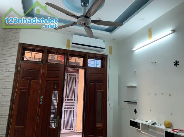 Chính chủ cho thuê nhà tại Tổ 3 La Khê, Hà Đông 34m2x3 tầng LH 0982727882 - 3