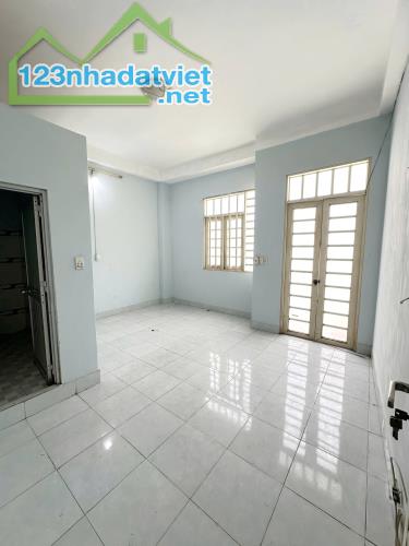 Nhà 3 tầng (4.5x11.5m) nở hậu 5.1m đường Thống Nhất P15 Q.Gò Vấp. 4.8 tỷ - 3