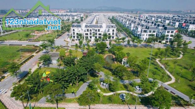 Sổ đỏ lâu dài.BT 3,5 tầng,268m,mt10m,18 tỷ.Giá đầu tư - 1