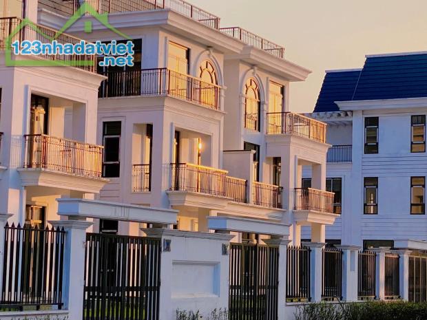 Sổ đỏ lâu dài.BT 3,5 tầng,268m,mt10m,18 tỷ.Giá đầu tư