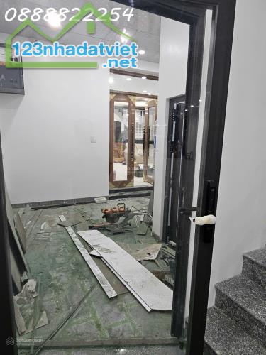 Cho thuê nhà 4x22m mặt tiền Nguyễn Văn Cừ, phường An Hòa, quận Ninh Kiều, nhà mới xây 100% - 2