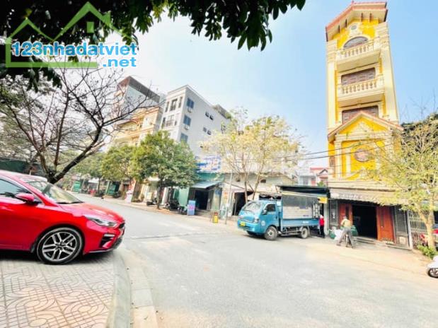 Ô TÔ ĐỖ CỬA KHƯƠNG ĐÌNH - NGÕ THÔNG GẦN PHỐ - KINH DOANH ĐỈNH - MT SIÊU RỘNG 7,5M - DT 50M