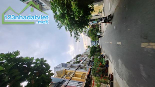 Bán nhà Mặt Tiền đường 21 Tên Lửa - 90m2 4 Tầng 4PN - Thang Máy - Nhà như Hình ở ngay - 1