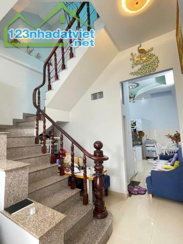 bán nhà gấp xuân thới sơn hóc môn xe hơi đậu cửa giá 3.55 tỷ - 3