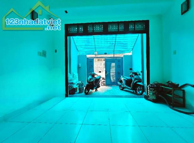 Bán căn hộ view Hà Đô Centrosa 3/2 Q10 ngang 4.2m 90m2 4 tầng mới sát Vincom nhỉnh 14 tỷ.