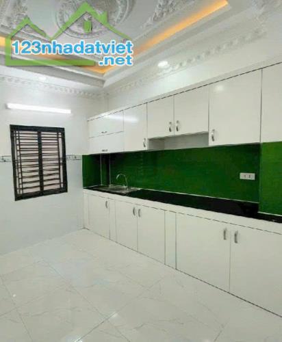 Bán nhà ĐẸP, 4 PHÒNG, 3 BƯỚC RA ĐƯỜNG LỚN, 36M2, Đường Chuyên Dùng 9, Quận 7. - 1