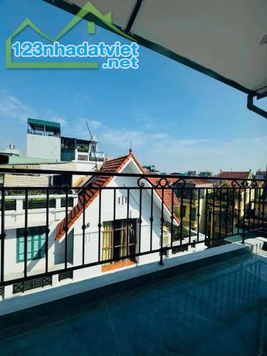 Nhà đẹp Tây Hồ 5 tầng thang máy - Ngõ to - Mặt tiền 4.5M.