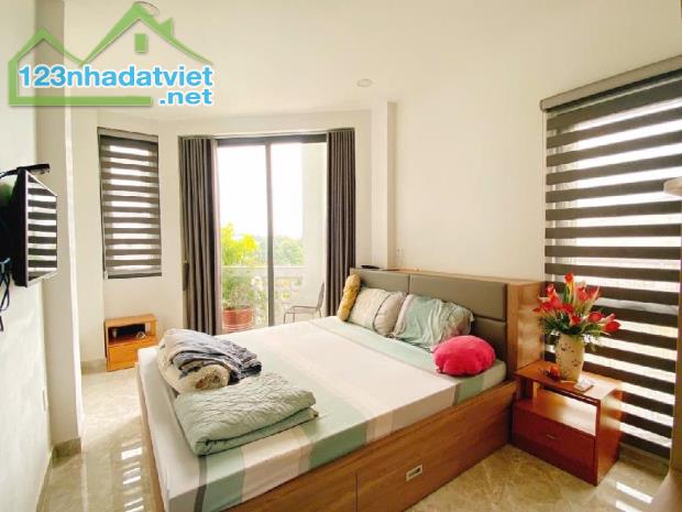 LÔ GÓC MT ĐƯỜNG GÒ VẤP P8 6LẦU TIỆN BÁN CF LÀM VĂN PHÒNG NGỘP NẶNG