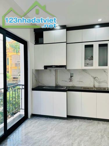 Nhà mới siêu đẹp Hoàng hoa thám Thang Máy,  41m2, 5T, MT:  4.5m Chỉ  8 9.1 tỷ - 1