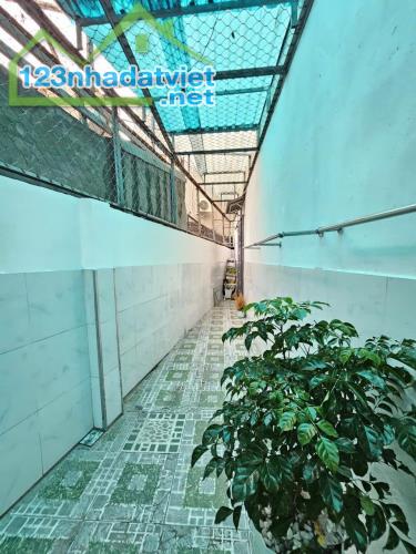 Bán nhà khu phân lô 4 tầng, 65m², 5PN, 5WC, Q.12, chỉ hơn 4 tỷ, sổ đỏ