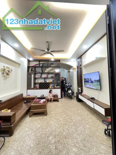 5 tỷ 1 nhà Kim Giang Thanh Liệt Thanh Trì ô tô cách 10m  + Nhà cực đẹp ngõ rộng hơn 2m - 3