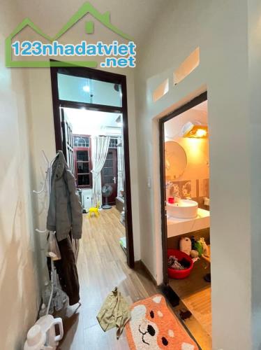 5 tỷ 1 nhà Kim Giang Thanh Liệt Thanh Trì ô tô cách 10m  + Nhà cực đẹp ngõ rộng hơn 2m