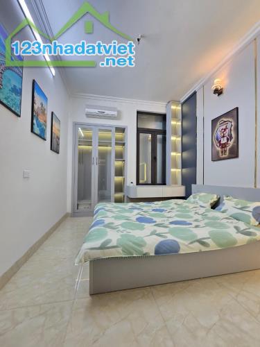 Ngõ Thông Kinh Doanh - 2 Thoáng Trước Sau, phố Chùa Quỳnh - HBT, dt: 49m, mt: 3,6m, 4 tầng