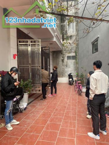 Chưa có căn thứ 2 ở Đại Mỗ- Quang Tiến- 37m2- Ô tô đỗ cổng- Nhỉnh 5 đ - 4
