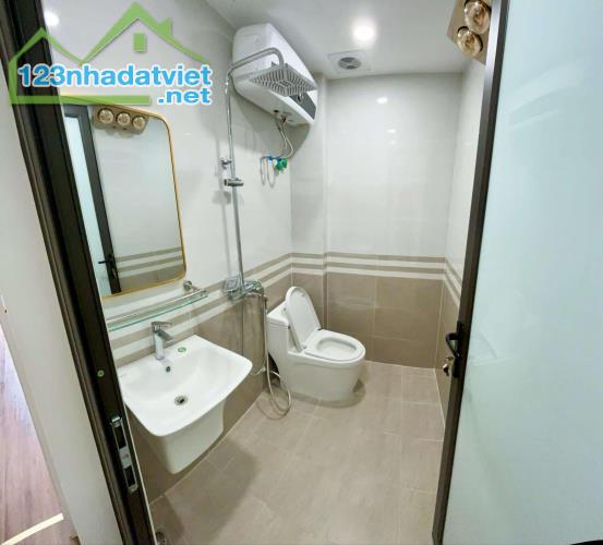 BÁN NHÀ GỐC ĐỀ, 41M, 5T, MT 3,3M, MỚI, FULL NỘI THẤT, GẦN Ô TÔ, NGÕ RỘNG, CHỈ 7,6 TỶ.