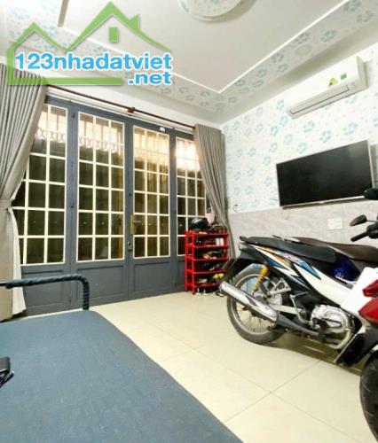 Bán nhà ĐẦU HẺM, HẺM 3m, KHU HIỆN HỮU, XE CỘ QUA LẠI TẤP NẬP, Lê Văn Lương, Quận 7. - 1