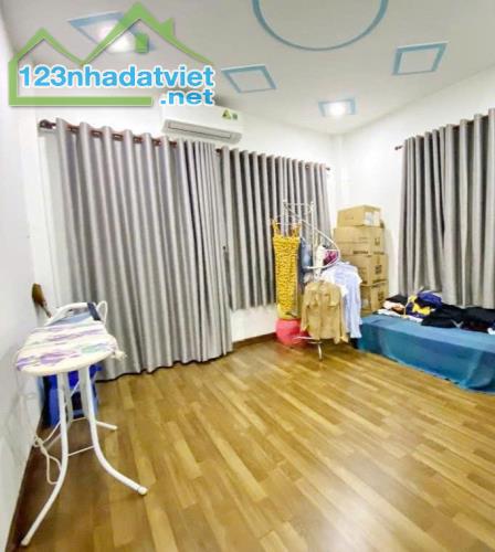 Bán nhà ĐẦU HẺM, HẺM 3m, KHU HIỆN HỮU, XE CỘ QUA LẠI TẤP NẬP, Lê Văn Lương, Quận 7. - 4