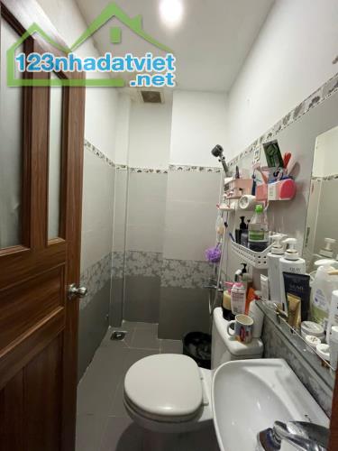Top nhà vị trí đẹp 3.2 x 7.5m 1 trệt 4 lầu Lý Chính Thắng 3 TP.HCM - 5