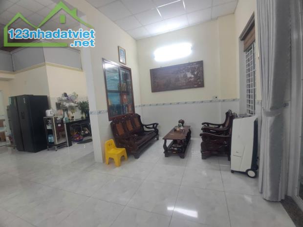 Nhà Đẹp – Đất Nở Hậu – Trung Tâm Hòa Minh